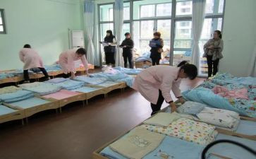 幼儿园小班保育员月总结精选7篇