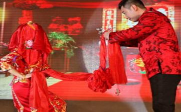 订婚宴上女方父母讲话稿7篇