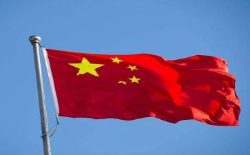 幼儿园中班插红旗教案7篇