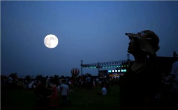 赏月作文推荐6篇